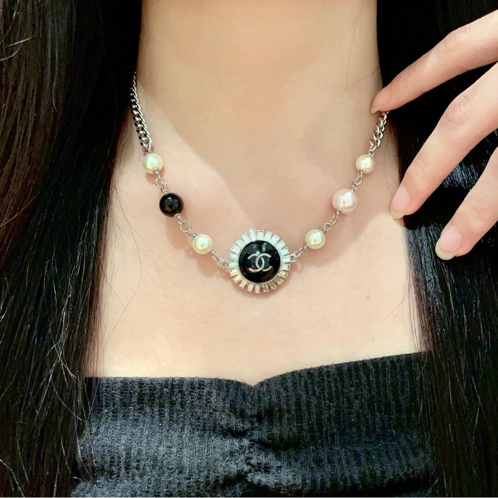 CHANEL Silver and Black Pearl Necklace - Picture 3 of 8
